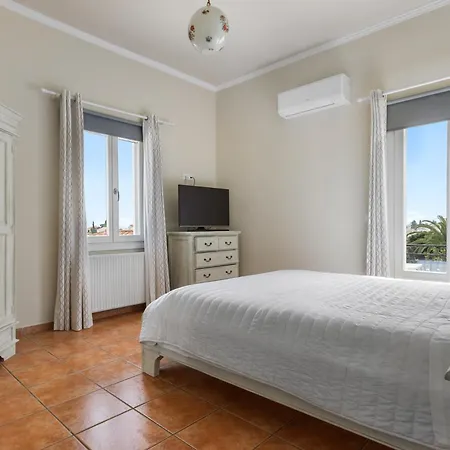 The Residence Spetses Town Exterior photo